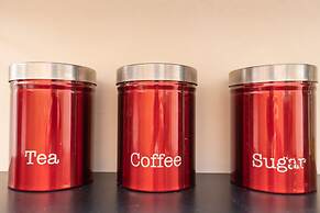 Spacious 2 Bed Southville Flat Near Harbourside