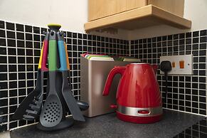 Spacious 2 Bed Southville Flat Near Harbourside