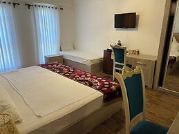 Suzangaron Boutique Hotel