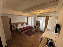 Suzangaron Boutique Hotel
