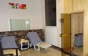 MAXWELL HOLIDAY CLUB