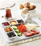 MAXWELL HOLIDAY CLUB