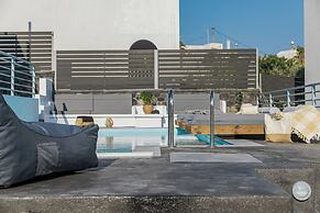 BlackStone Luxury Suites