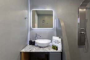 BlackStone Luxury Suites