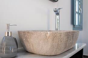 BlackStone Luxury Suites