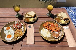 BlackStone Luxury Suites