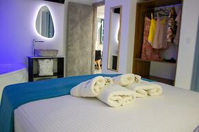 BlackStone Luxury Suites