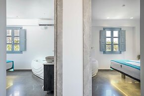 BlackStone Luxury Suites