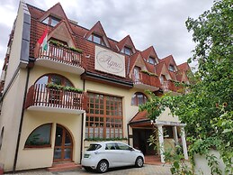 Ágnes Hotel