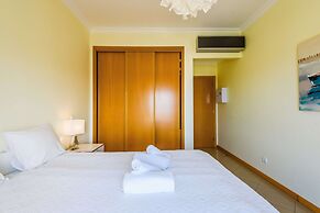 Sea view Apartment with sunbathing Terrace & 2 Swimming pools