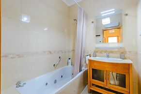 Sea view Apartment with sunbathing Terrace & 2 Swimming pools