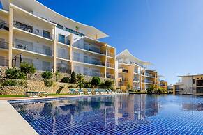 Sea view Apartment with sunbathing Terrace & 2 Swimming pools