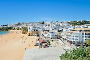 Sea view Apartment with sunbathing Terrace & 2 Swimming pools