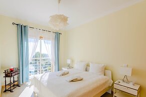 Sea view Apartment with sunbathing Terrace & 2 Swimming pools