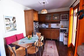 2 Bedroom Art House in Kavala