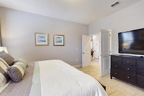 Beautiful Luxury Home With All The Space With Pool 5 Bedroom Home by R