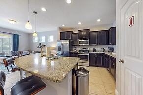 Beautiful Luxury Home With All The Space With Pool 5 Bedroom Home by R