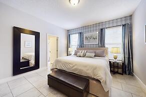 Beautiful Luxury Home With All The Space With Pool 5 Bedroom Home by R