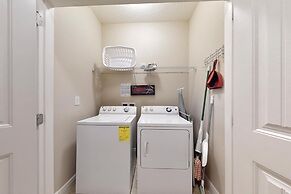 Beautiful Luxury Home With All The Space With Pool 5 Bedroom Home by R