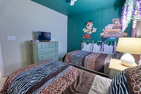 6 Bed Private Pool Area Pool, Spa, Game Room 6 Bedroom Home by Redawni