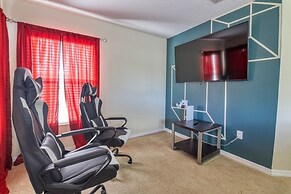 6 Bed Private Pool Area Pool, Spa, Game Room 6 Bedroom Home by Redawni