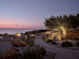 Rebek Luxury Villas & Suites