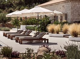 Rebek Luxury Villas & Suites