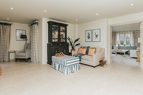 Hayward House Hot Tub Large Garden - From 1100 Per Night