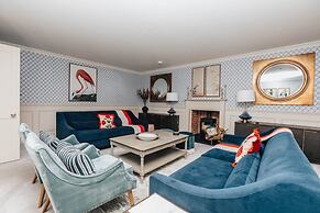 Hayward House Hot Tub Large Garden - From 1100 Per Night