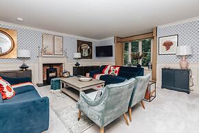 Hayward House Hot Tub Large Garden - From 1100 Per Night