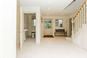 Hayward House Hot Tub Large Garden - From 1100 Per Night