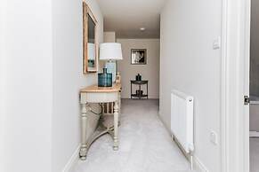 Hayward House Hot Tub Large Garden - From 1100 Per Night