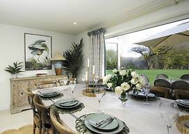 Hayward House Hot Tub Large Garden - From 1100 Per Night