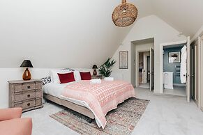 Hayward House Hot Tub Large Garden - From 1100 Per Night