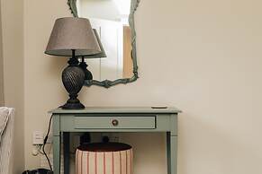 Hayward House Hot Tub Large Garden - From 1100 Per Night