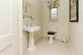 Hayward House Hot Tub Large Garden - From 1100 Per Night