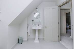 Hayward House Hot Tub Large Garden - From 1100 Per Night