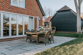 Hayward House Hot Tub Large Garden - From 1100 Per Night