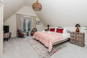 Hayward House Hot Tub Large Garden - From 1100 Per Night