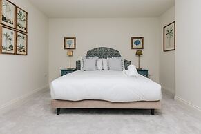 Hayward House Hot Tub Large Garden - From 1100 Per Night