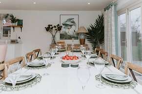 Hayward House Hot Tub Large Garden - From 1100 Per Night