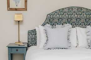 Hayward House Hot Tub Large Garden - From 1100 Per Night