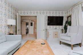 Hayward House Hot Tub Large Garden - From 1100 Per Night