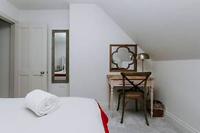 Hayward House Hot Tub Large Garden - From 1100 Per Night