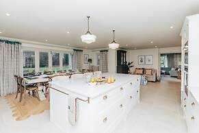 Hayward House Hot Tub Large Garden - From 1100 Per Night