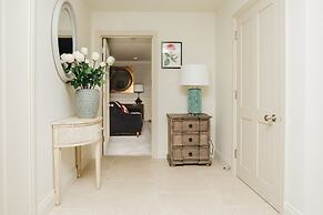 Hayward House Hot Tub Large Garden - From 1100 Per Night