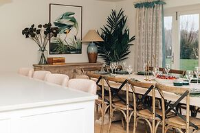 Hayward House Hot Tub Large Garden - From 1100 Per Night