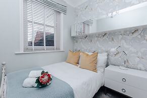 Central Hidden Gem - From 125 Per Night