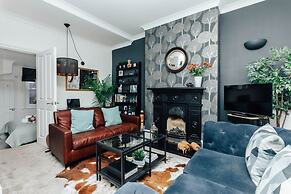 Central Hidden Gem - From 125 Per Night