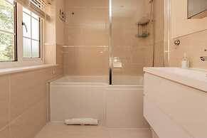 Central Hidden Gem - From 125 Per Night